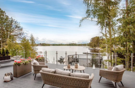 Semi-Framed Stainless Steel Ultimate Balustrade System Overlooking a Lake in Finland