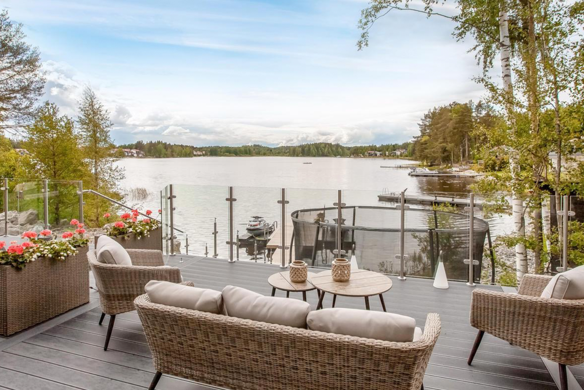 Semi-Framed Stainless Steel Ultimate Balustrade System Overlooking a Lake in Finland