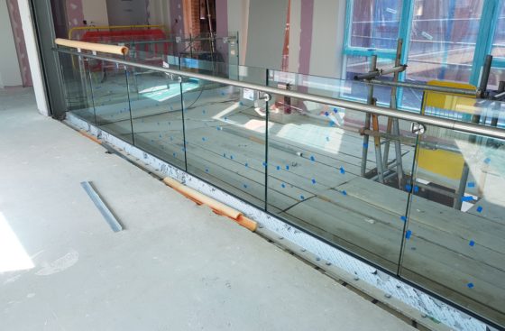 Frameless Aluminium Frameless Channel System with Stainless Steel Handrail