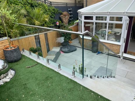 a frameless spigot glass balustrade