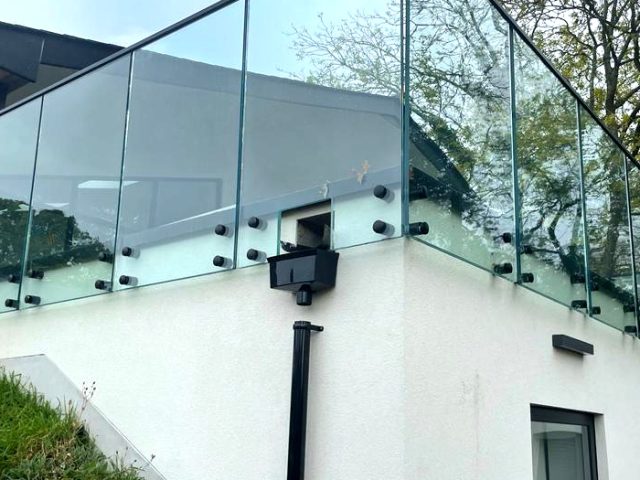 Outdoor glass balustrade